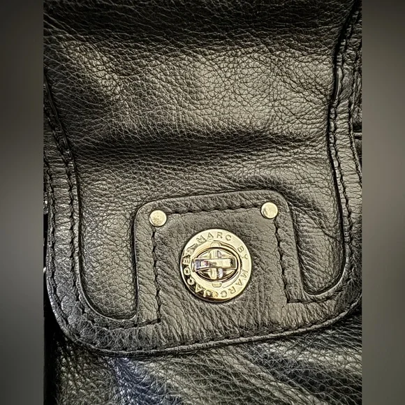 Marc Jacobs Black Satchel with Wallet - Picture 3 of 16